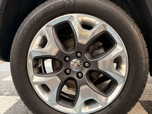 Used 2021 Jeep Compass Limited w/ Sun and Sound Group image 31