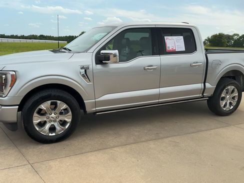 Used 2023 Ford F150 Platinum image 5