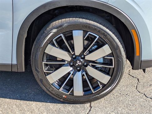 New 2026 Mitsubishi Outlander SE image 10