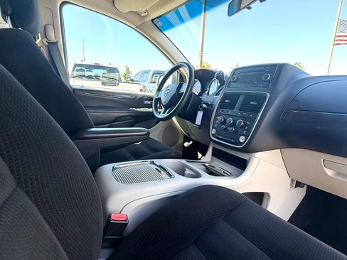 Used 2015 Dodge Grand Caravan SXT FWD image 8