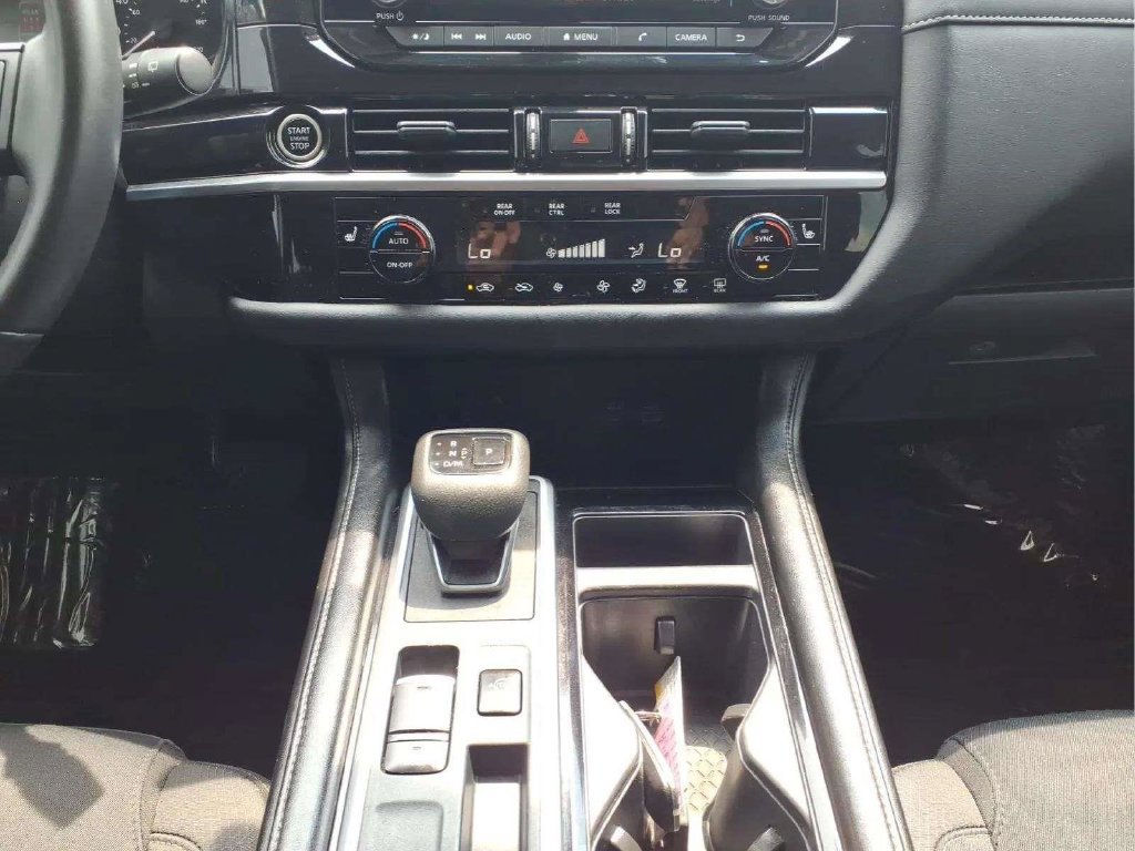 Used 2024 Nissan Pathfinder SV w/ Black Appearance Package FWD image 12