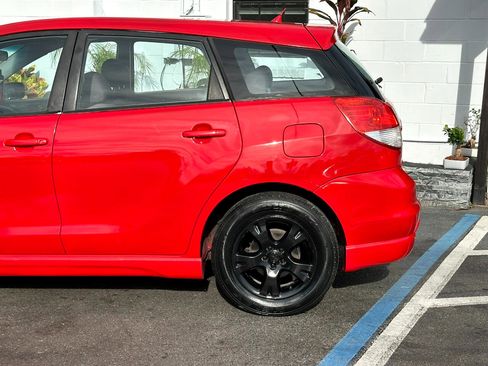 Used 2004 Toyota Matrix image 11