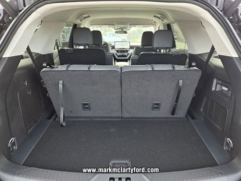 New 2026 Ford Explorer Active w/ Active Comfort Package RWD image 11