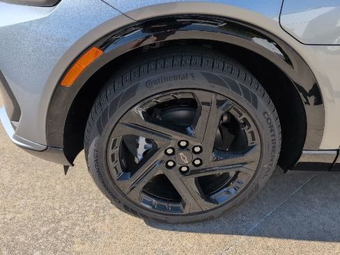 New 2026 Chevrolet Equinox EV RS image 3