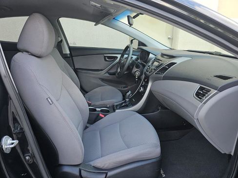 Used 2014 Hyundai Elantra SE w/ Option Group 02 FWD image 25