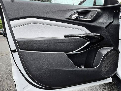Used 2026 Chevrolet Trax LT FWD image 13