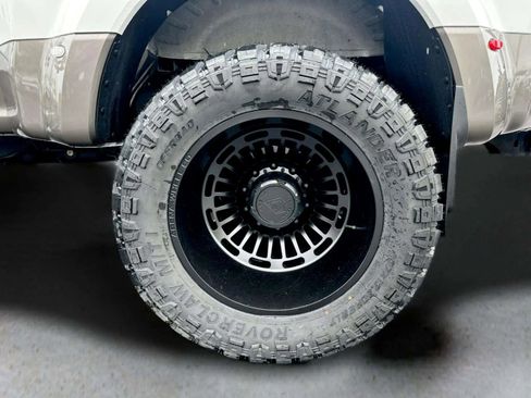 Used 2021 Ford F450 Lariat w/ Lariat Ultimate Package image 14