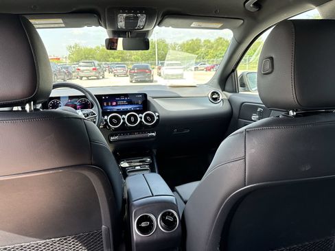 Used 2025 Mercedes-Benz GLA 250 image 22