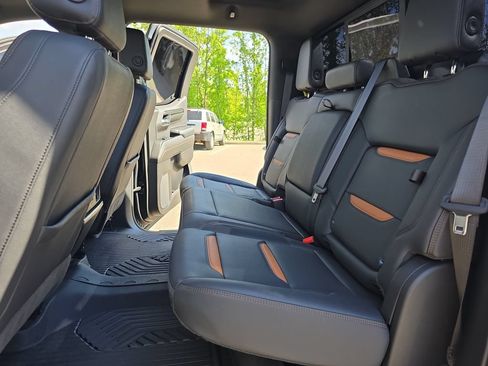 Used 2023 GMC Sierra 1500 AT4 w/ AT4 Premium Package AWD/4WD image 14