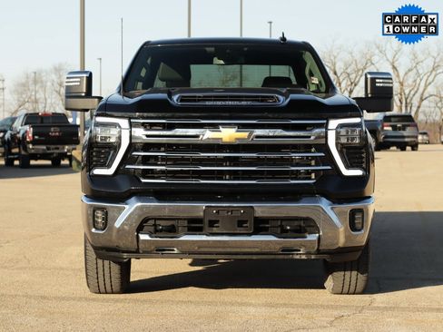 Used 2024 Chevrolet Silverado 2500 LTZ image 2