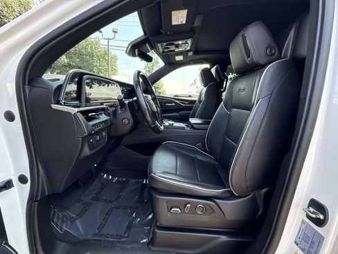 Used 2021 Cadillac Escalade ESV Sport w/ LPO, ONYX Package AWD/4WD image 13
