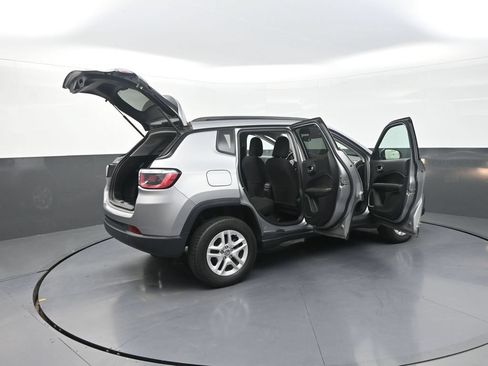 Used 2018 Jeep Compass Sport AWD/4WD image 35
