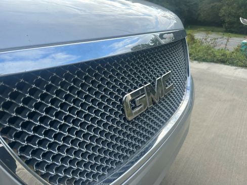 Used 2010 GMC Yukon SLT w/ SLT-2 Equipment Package image 5