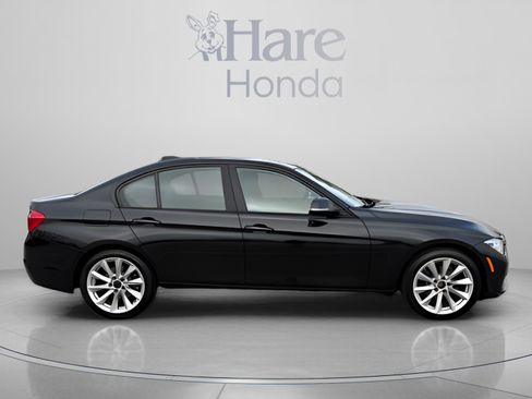 Used 2018 BMW 320i xDrive Sedan AWD/4WD image 6