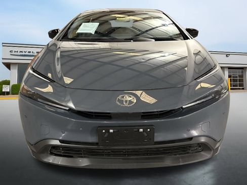 Used 2025 Toyota Prius LE image 6