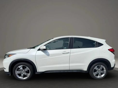 Used 2018 Honda HR-V LX image 8