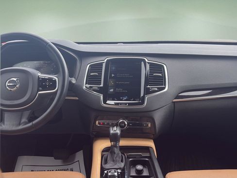 Used 2018 Volvo XC90 T6 Momentum w/ Convenience Package AWD/4WD image 10
