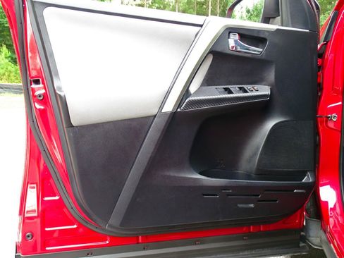 Used 2014 Toyota RAV4 XLE FWD image 19