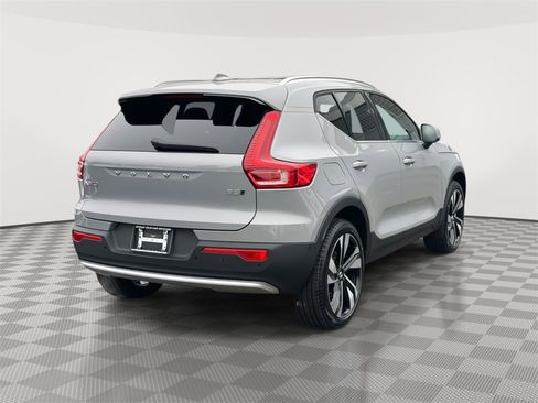 Used 2025 Volvo XC40 B5 Ultra w/ Protection Package Premier image 4