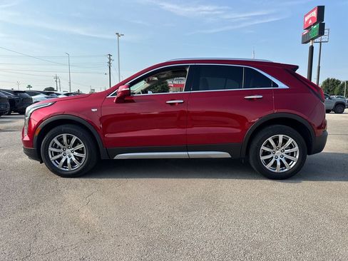 Used 2022 Cadillac XT4 Premium Luxury w/ Cold Weather Package FWD image 4