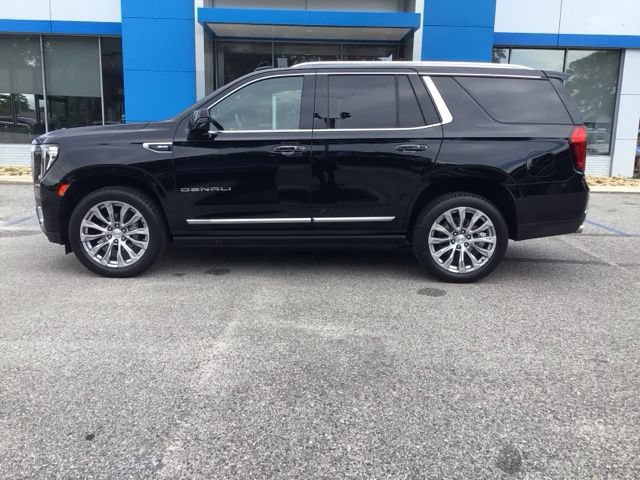 Used 2024 GMC Yukon Denali w/ LPO, Floor Liner Package AWD/4WD image 2