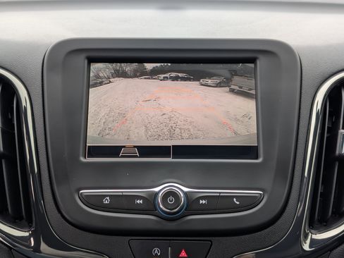 Used 2023 Chevrolet Equinox RS image 3