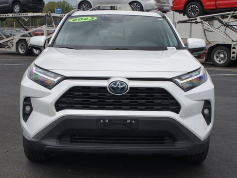 Used 2023 Toyota RAV4 XLE Premium AWD/4WD image 25