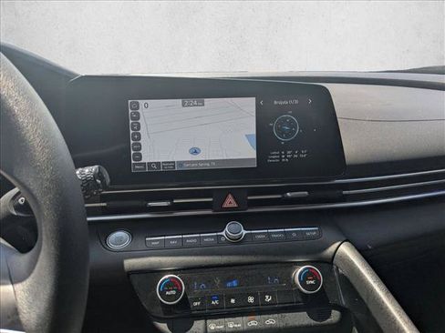 Used 2024 Hyundai Elantra Blue FWD image 12