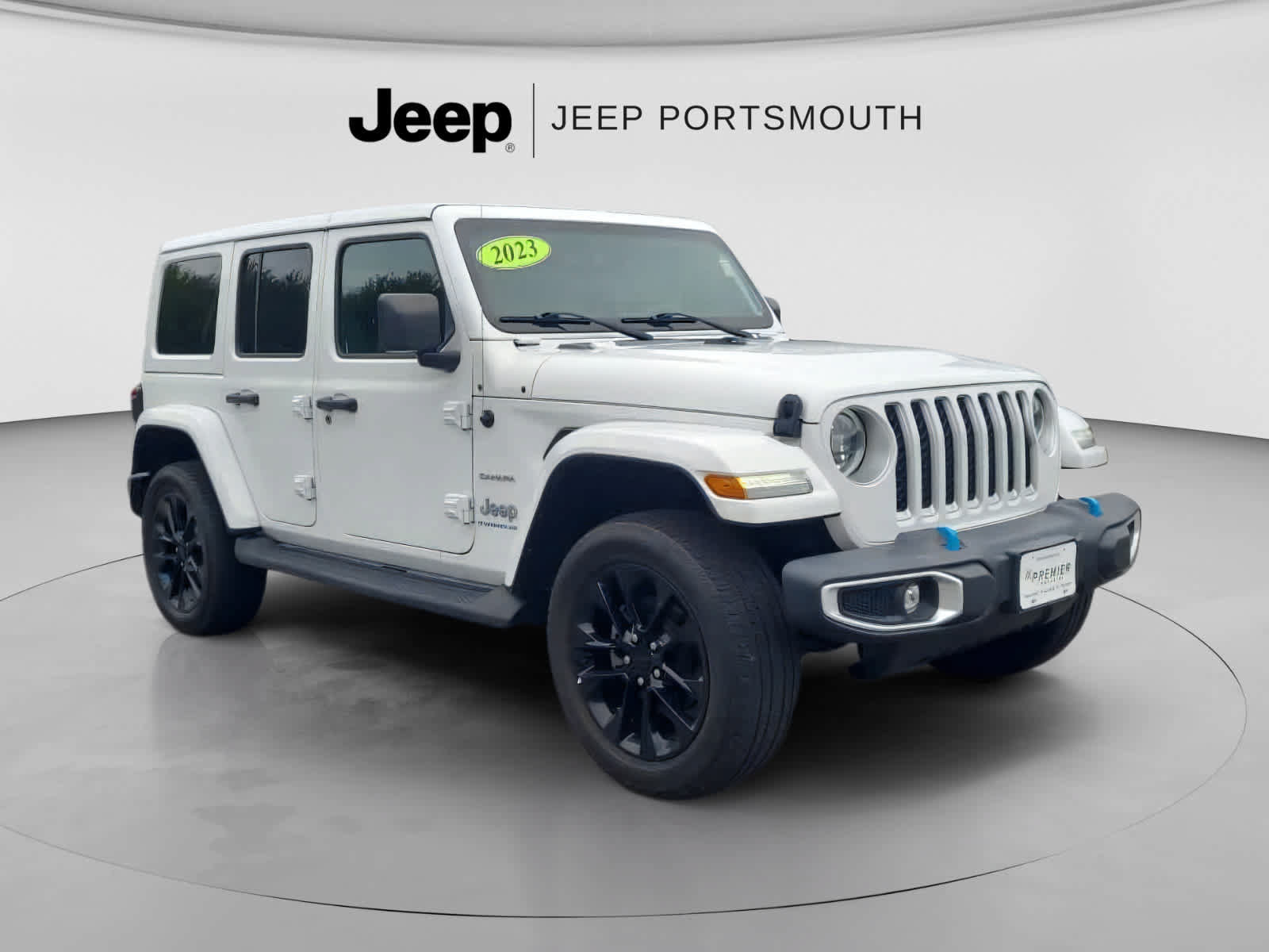 Used 2023 Jeep Wrangler Unlimited Sahara w/ Cold Weather Group AWD/4WD image 1