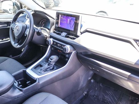 Used 2025 Toyota RAV4 XLE FWD image 17