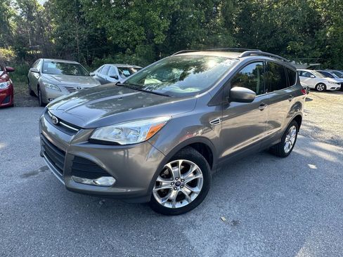 Used 2013 Ford Escape SE FWD image 2