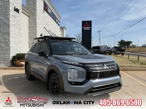 New 2026 Mitsubishi Outlander Trail Edition image 1