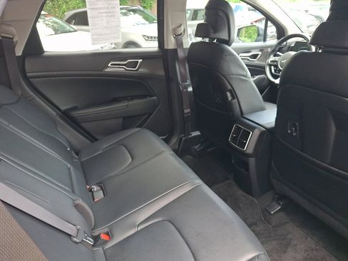 Used 2023 Kia Sportage EX AWD/4WD image 17