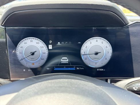 Used 2024 Hyundai Elantra Limited FWD image 19