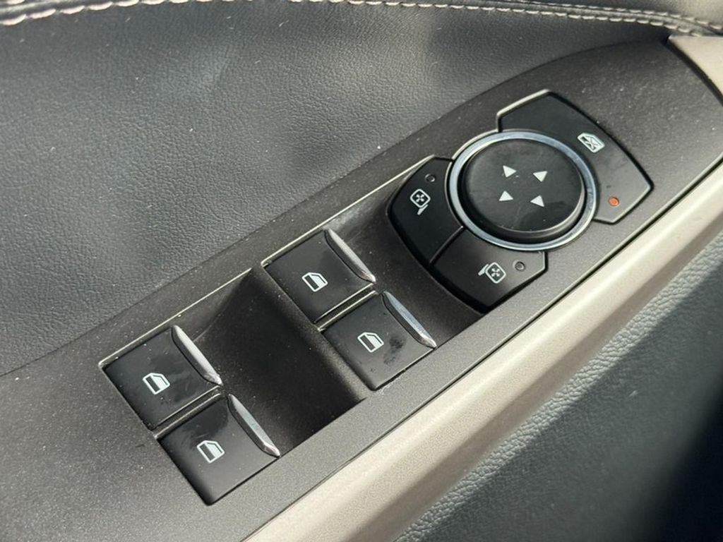 Used 2023 Ford Explorer XLT w/ Equipment Group 202A AWD/4WD image 23