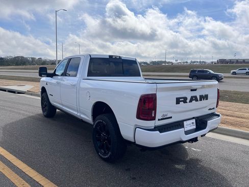 New 2026 RAM 2500 Laramie AWD/4WD image 11