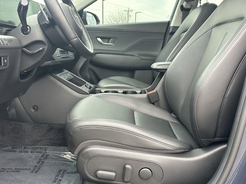 Used 2025 Hyundai Kona Limited image 12