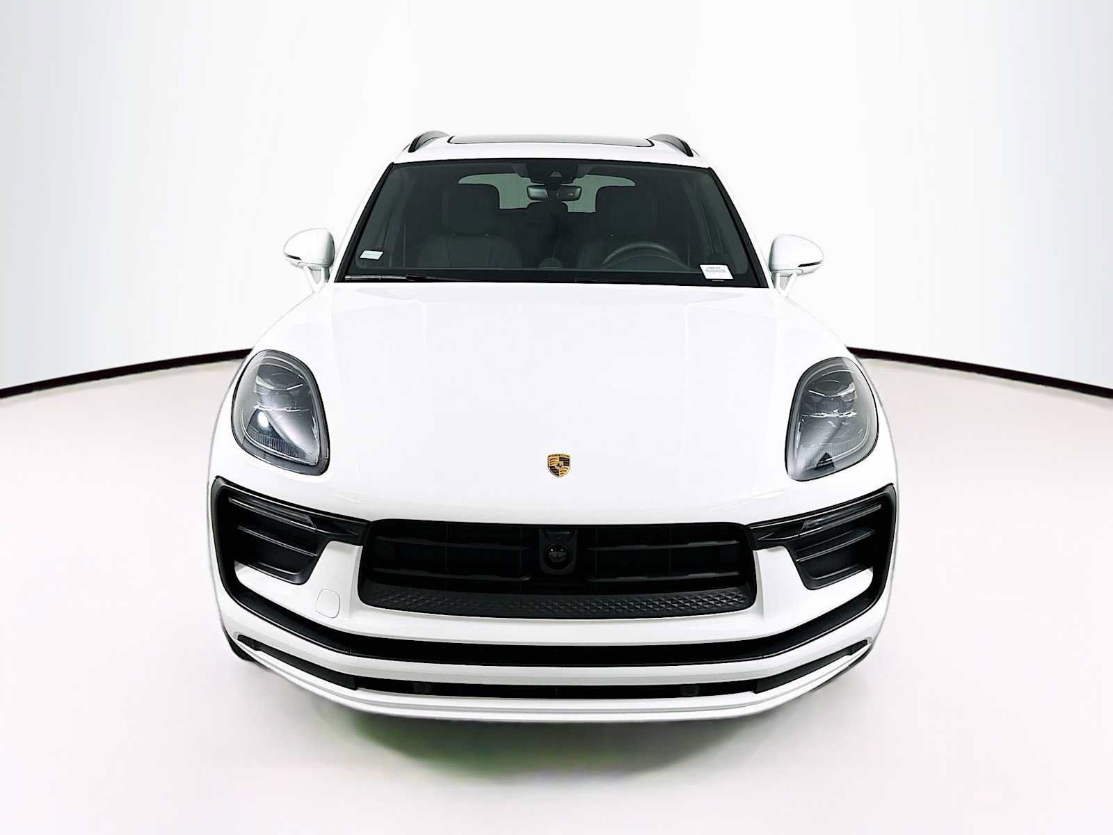 Used 2026 Porsche Macan AWD/4WD image 6