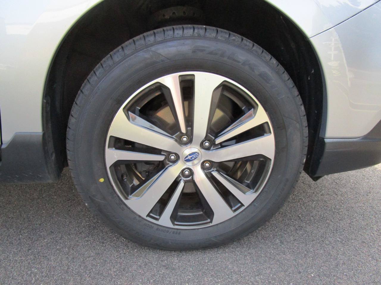 Used 2019 Subaru Outback 2.5i Limited AWD/4WD image 18