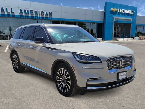 Used 2023 Lincoln Aviator Reserve w/ Elements Package Plus RWD image 2