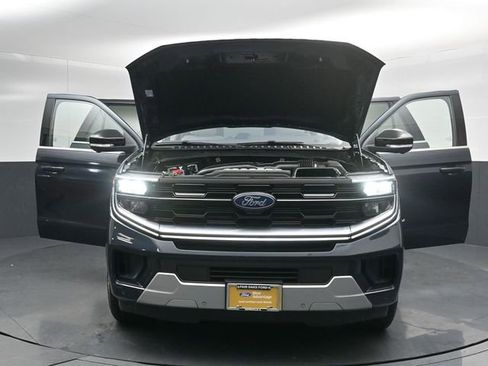 Certified 2025 Ford Expedition Platinum w/ Driver's Package AWD/4WD image 53