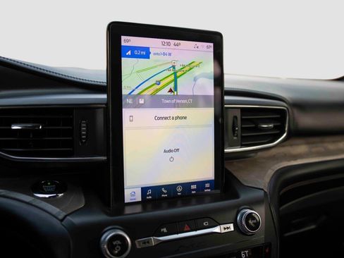 Used 2020 Ford Explorer Platinum w/ Premium Technology Package image 10