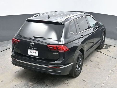 Used 2024 Volkswagen Tiguan SE image 29