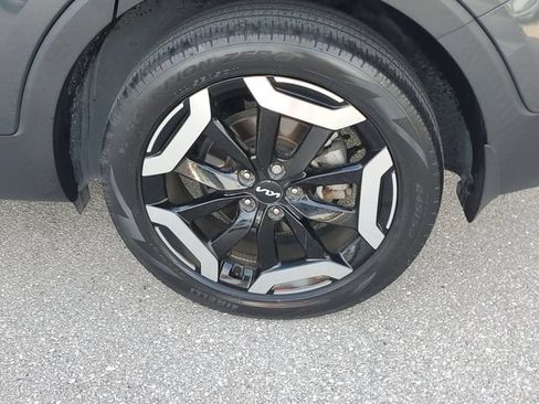 Certified 2023 Kia Telluride EX w/ EX Captain's Chair Package FWD image 5