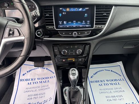 Used 2021 Buick Encore Preferred image 12