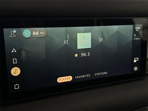 Used 2020 Land Rover Defender 110 SE image 12