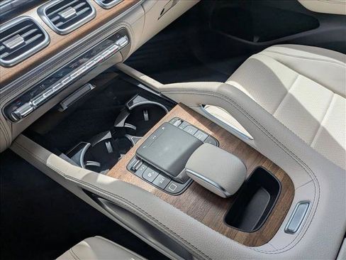 Used 2025 Mercedes-Benz GLE 350 4MATIC image 11