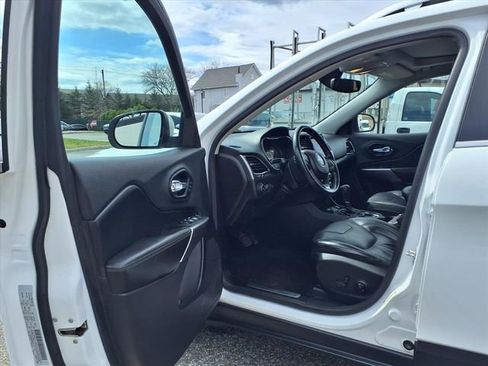 Used 2019 Jeep Cherokee Limited image 14