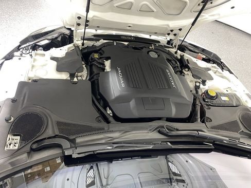 Used 2017 Jaguar F-TYPE R image 32