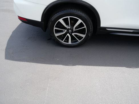 Used 2019 Nissan Rogue SL AWD/4WD image 31